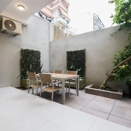 Peris 5 With Yard Steps To Bus St & Old Town * Ханья